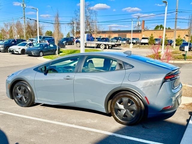 TOYOTA PRIUS 2025